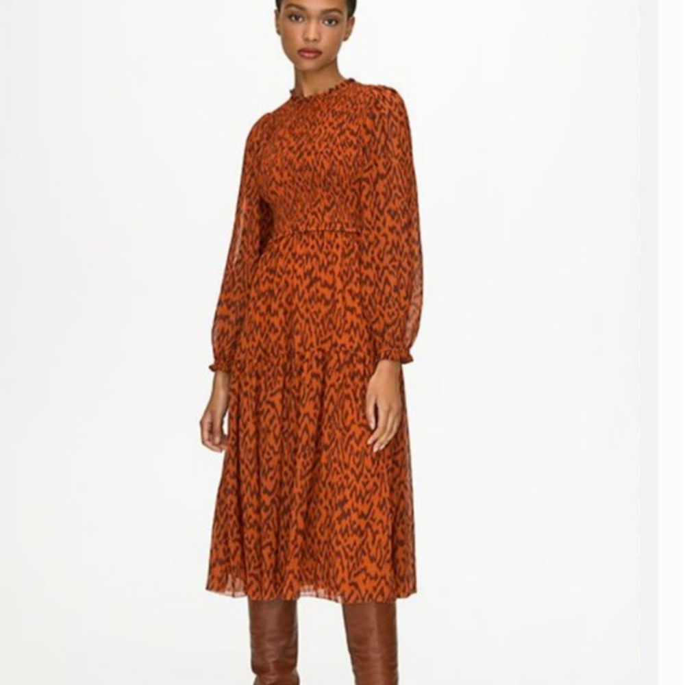 Aritzia Wilfred Rosalyn Dress